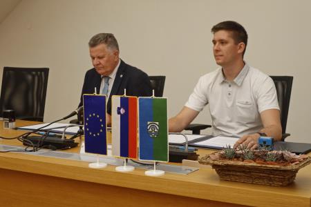 PODPIS POGODBE ZA NAKUP MOŠTVENIH VOZIL - Foto- Tine Šubic_03